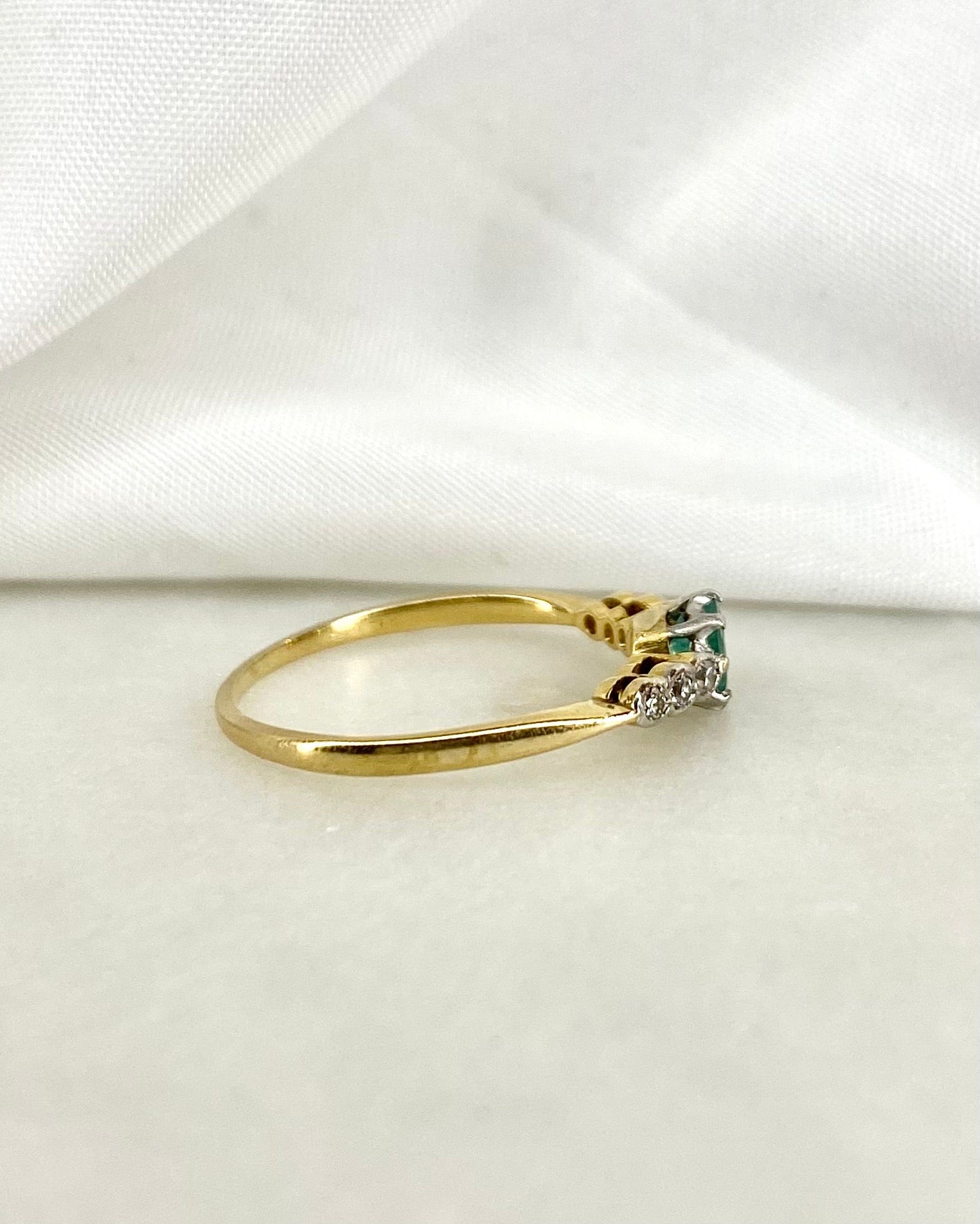 Bague Trilogie Émeraude &amp; Diamants "Ayla" - Elliade Paris