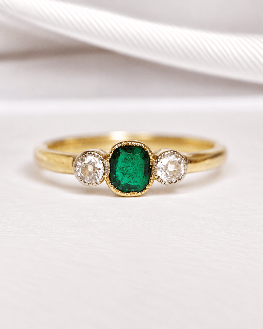 Bague Trilogie Émeraude &amp; Diamants "Esmeralda" - Elliade Paris
