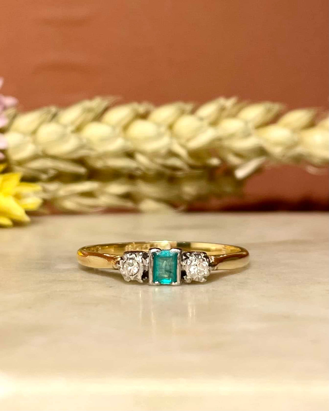 Bague Trilogie Emeraude &amp; Diamants &quot;Helen&quot; - Elliade Paris