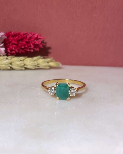 Bague Trilogie Émeraude 0.90 carat &amp; Diamants &quot;Anna&quot;