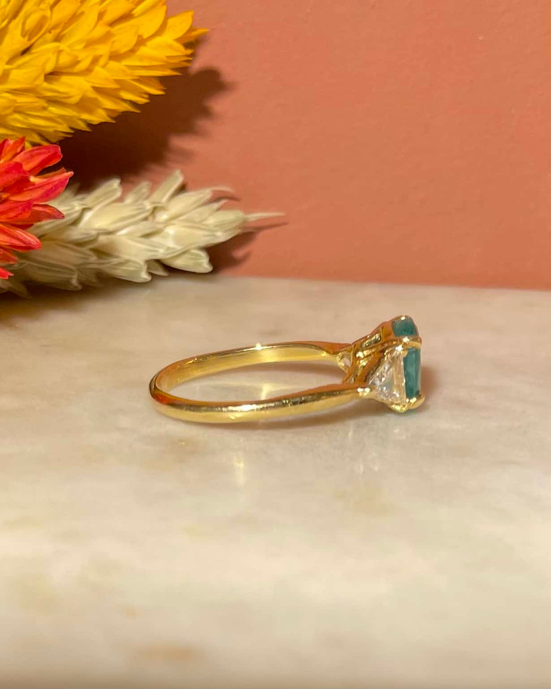 Anillo de trilogía de esmeraldas y diamantes de 1,20 quilates &quot;Harmonie&quot;