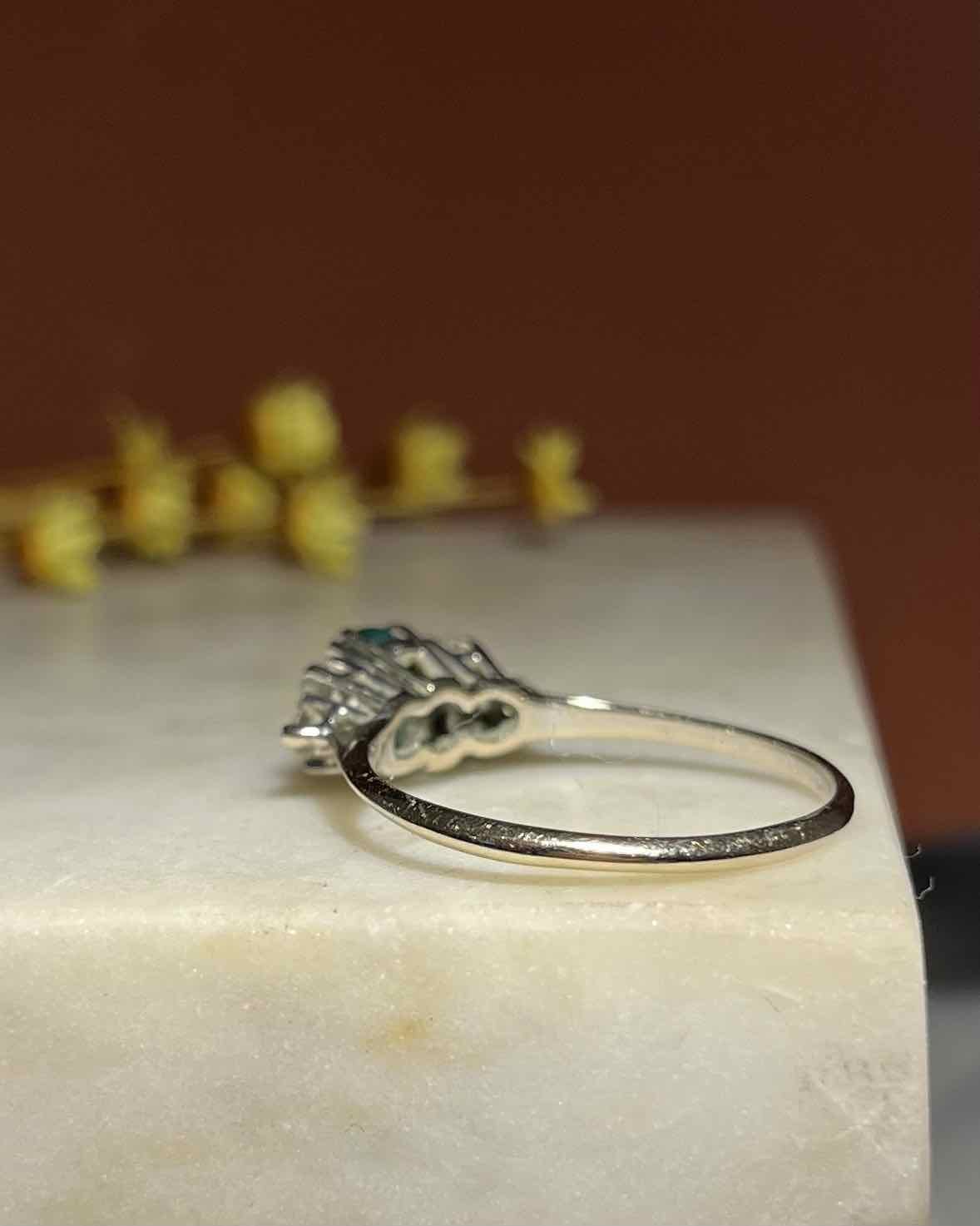 Bague trilogie Émeraude et diamants &quot;Alicia&quot; - Elliade Paris