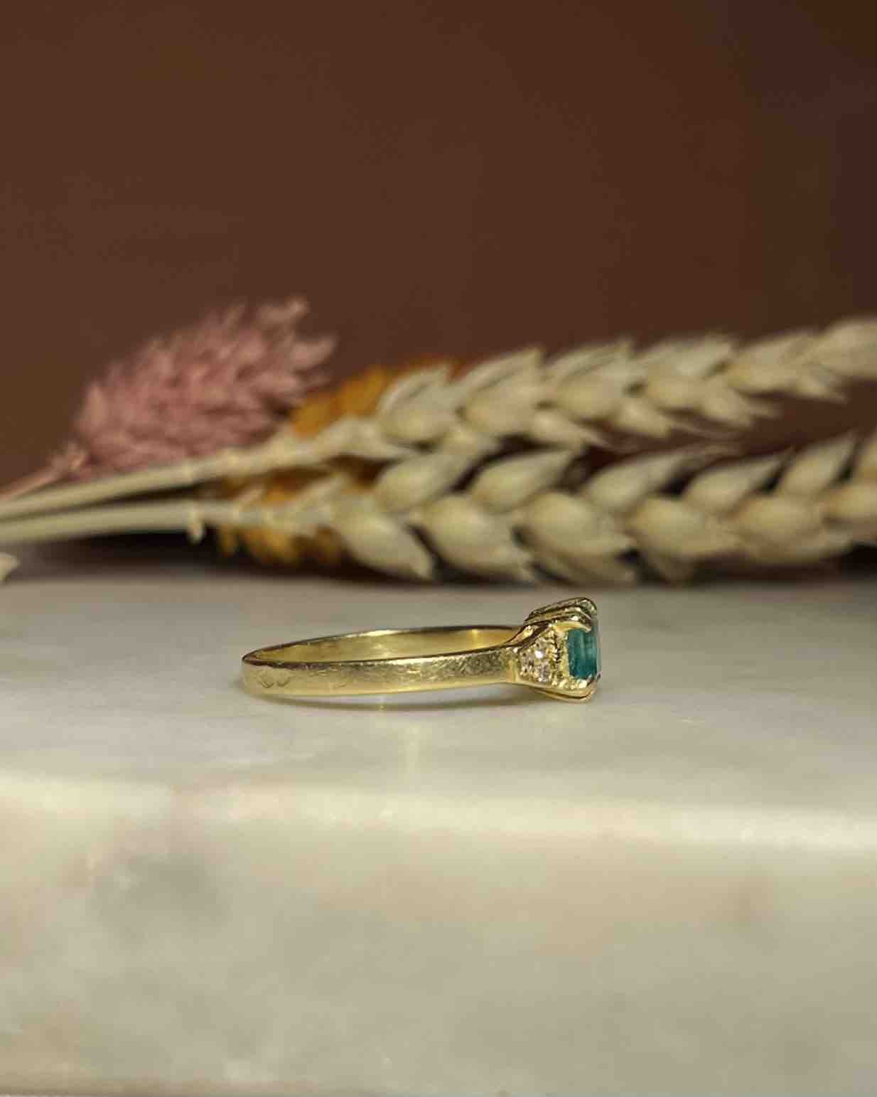 Bague Trilogie Émeraude et Diamants "Lotte" - Elliade Paris