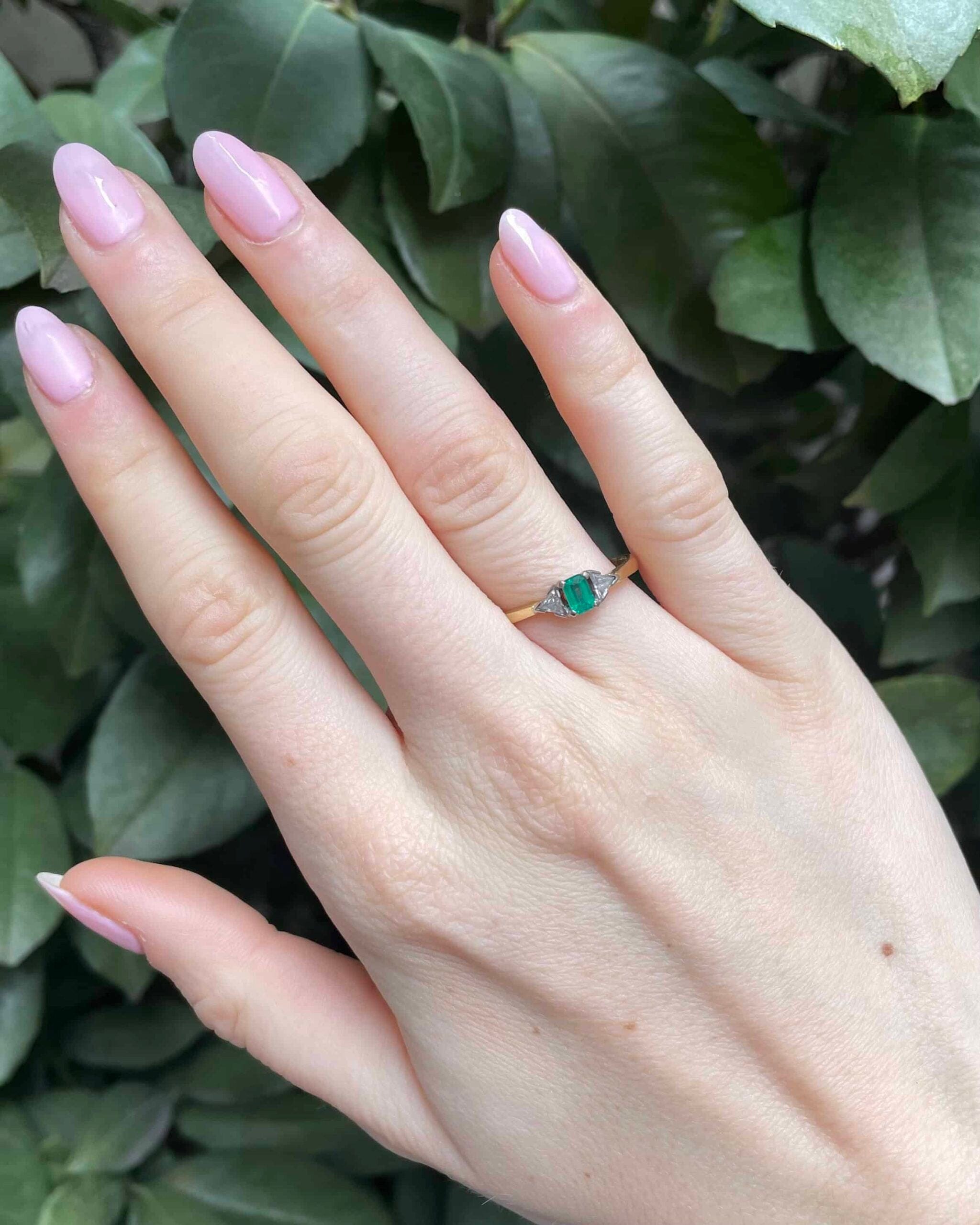 Bague Trilogie Emeraude 0.30 carat &amp; Diamants "Isadora"