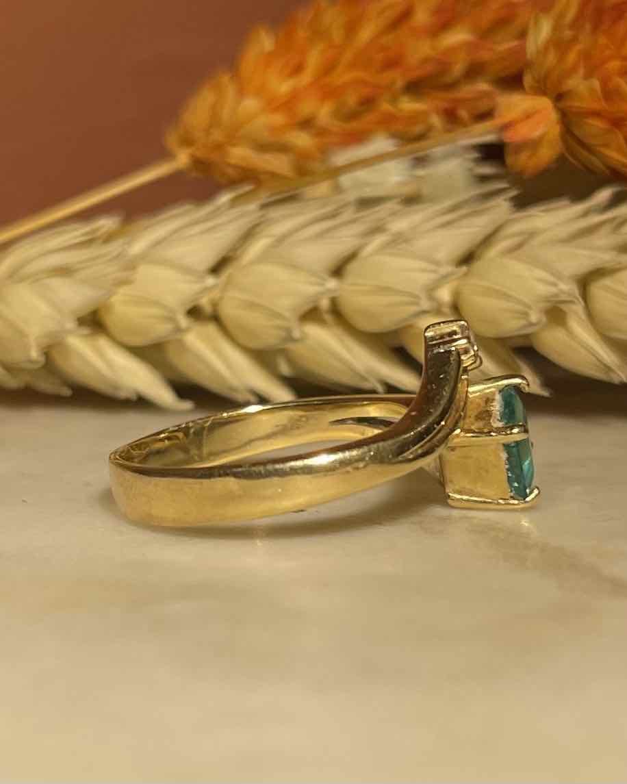 Bague trilogie émeraude 0.80 carat et diamants &quot;Ava&quot;