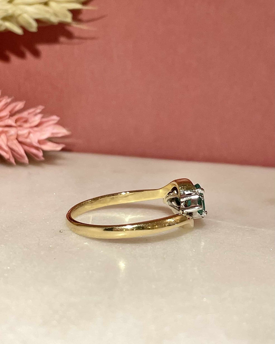 Bague Trilogie Emeraudes 0.60 carat &amp; Diamants &quot;Edwina&quot; - Elliade Paris