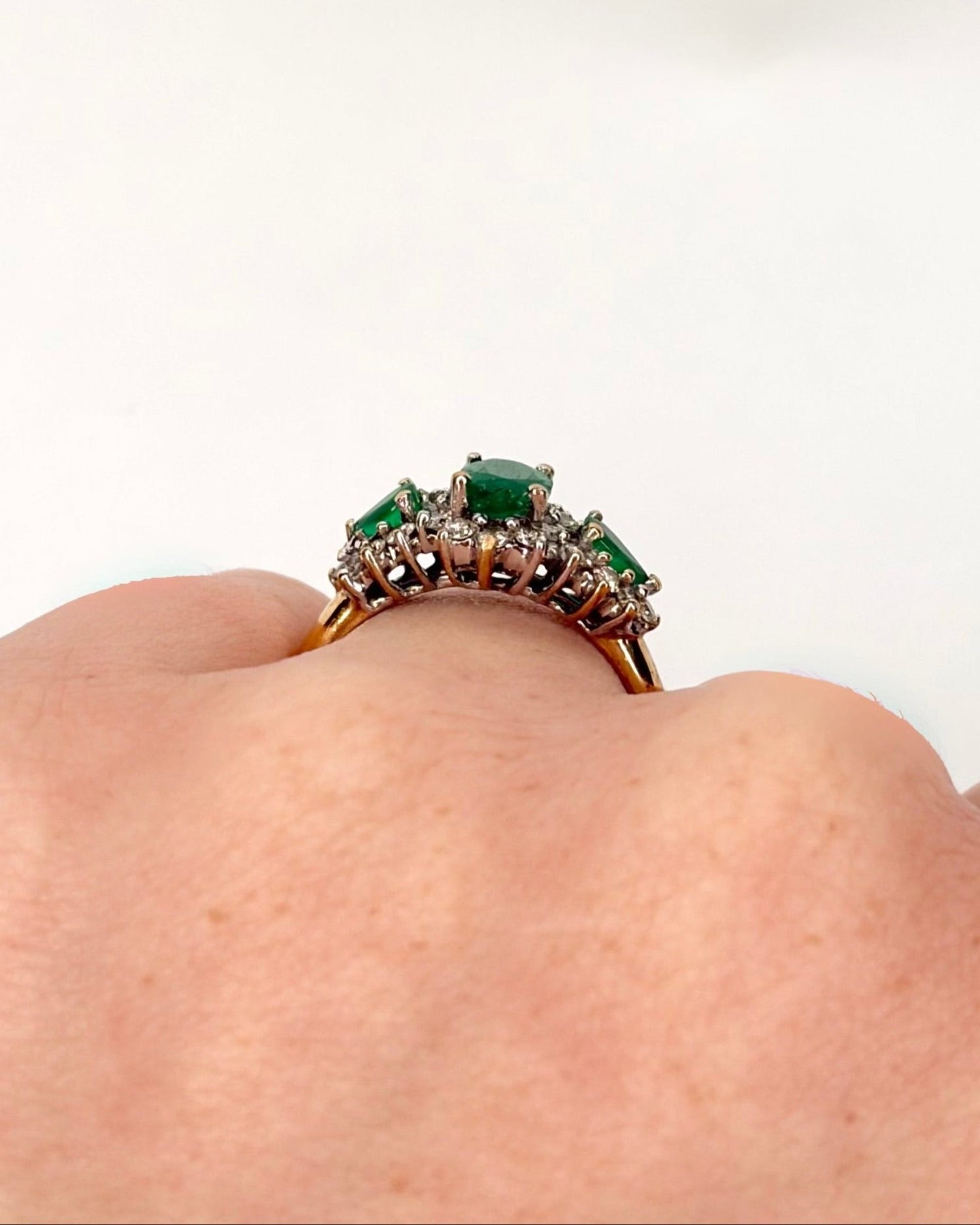 Bague Trilogie Émeraudes 1.05 carat &amp; Diamants 0.40 carat "Diane" - Elliade Paris