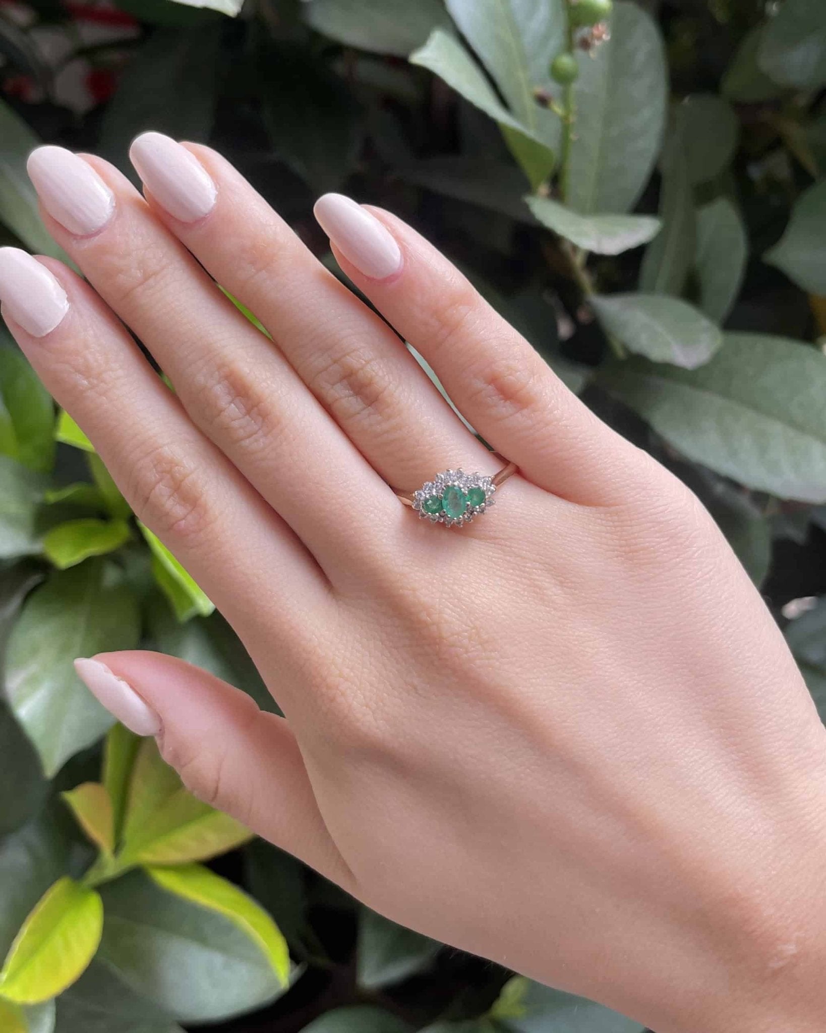 Bague Trilogie Emeraudes &amp; 20 Diamants "Goldie" - Elliade Paris