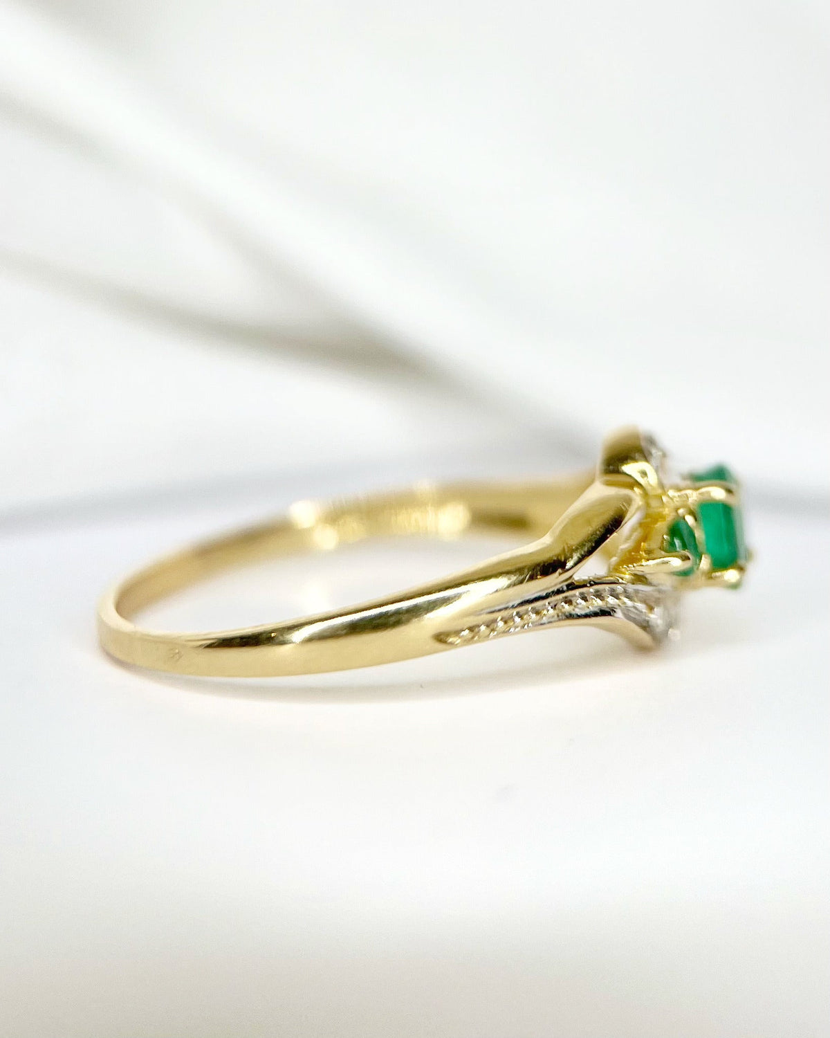 Bague Trilogie Émeraudes &amp; Diamants "Daisy" - Elliade Paris