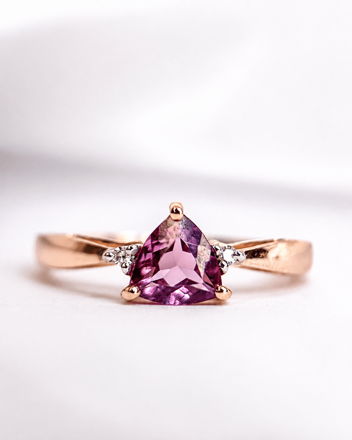 Bague Trilogie Grenat 0.70 carat &amp; Diamants "Ineya" - Elliade Paris