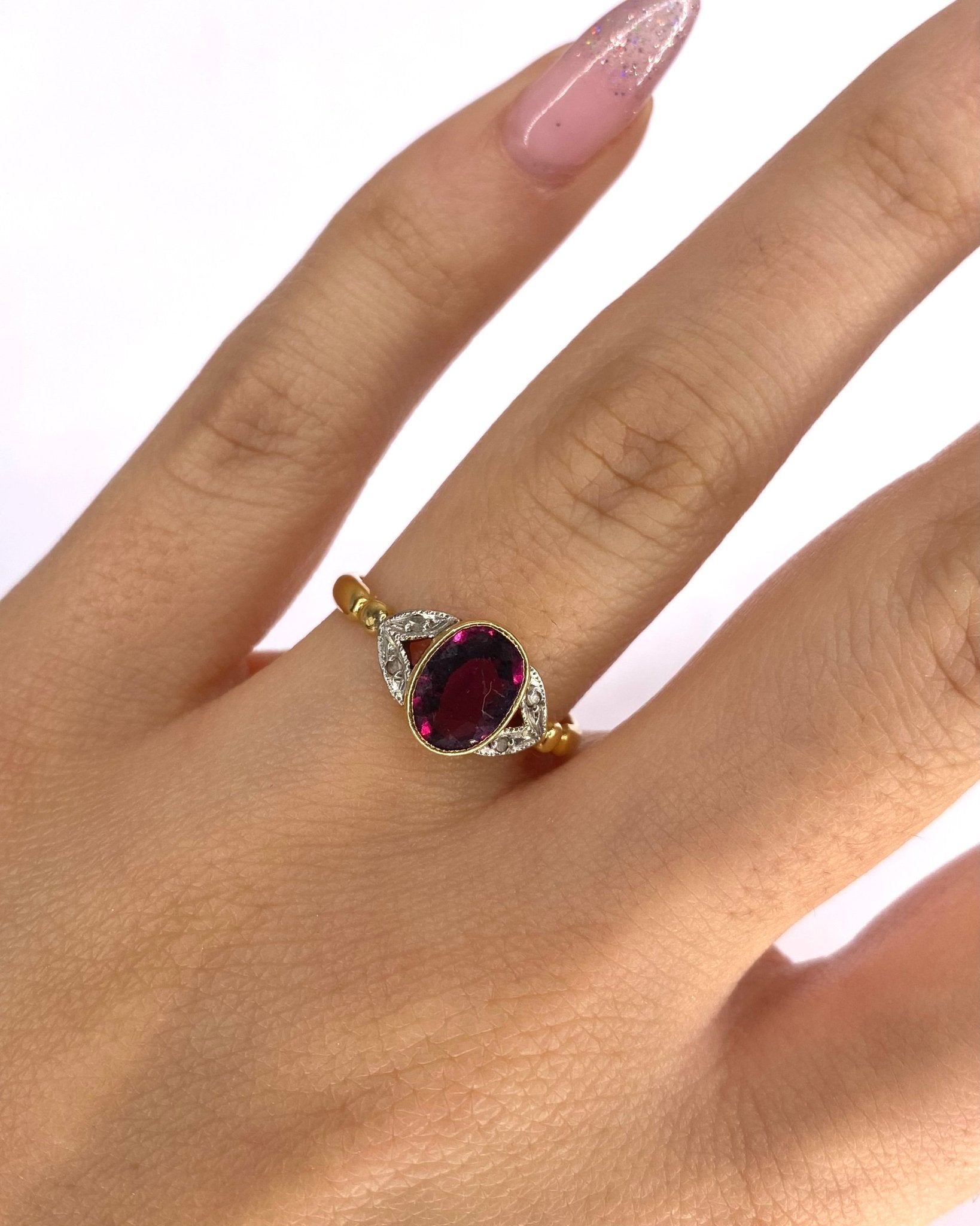 Bague Trilogie Grenat 1.50 &amp; Diamants "Anabelle" - Elliade Paris