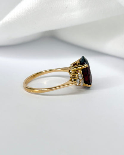 Bague Trilogie Grenat 5.17 carats &amp; 6 Diamants "Irina" - Elliade Paris
