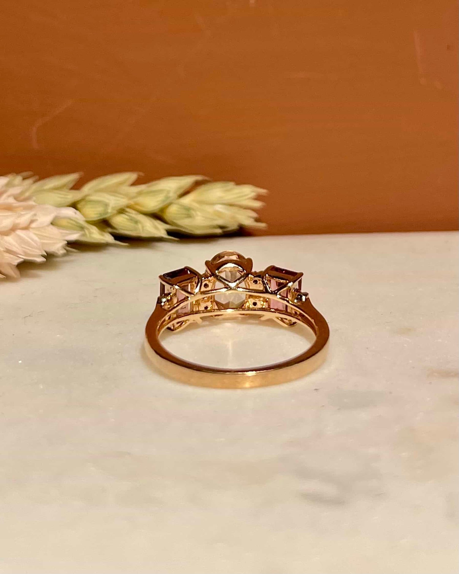 Bague Trilogie Morganite &amp; Grenats &amp; Diamants &quot;Maya&quot;