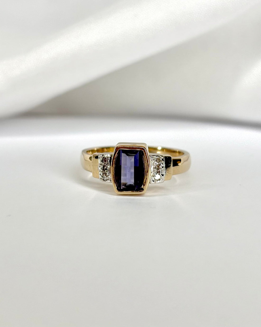 Bague Trilogie Iolite 0.42 carat &amp; 6 Diamants &quot;Roxana&quot; - Elliade Paris