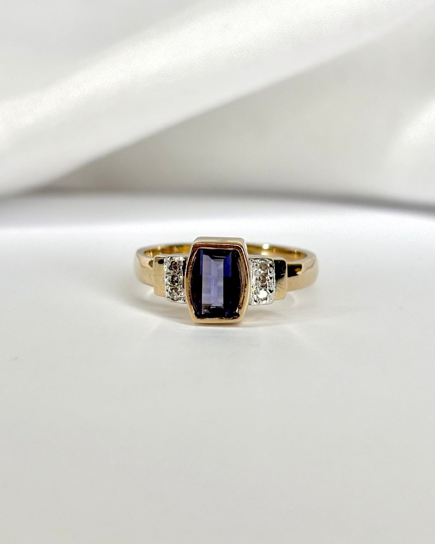 Bague Trilogie Iolite 0.42 carat &amp; 6 Diamants &quot;Roxana&quot; - Elliade Paris