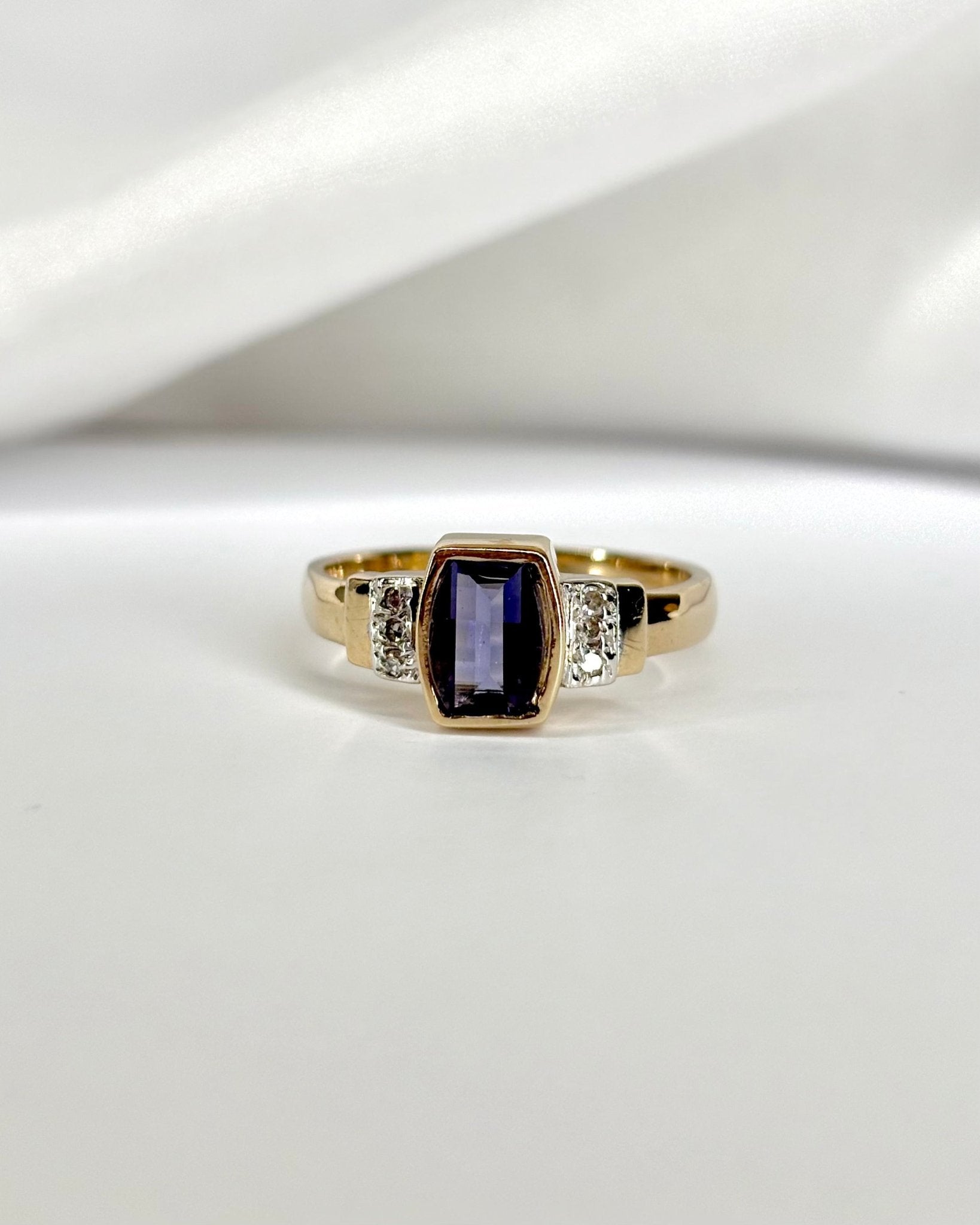Bague Trilogie Iolite 0.42 carat &amp; 6 Diamants &quot;Roxana&quot; - Elliade Paris