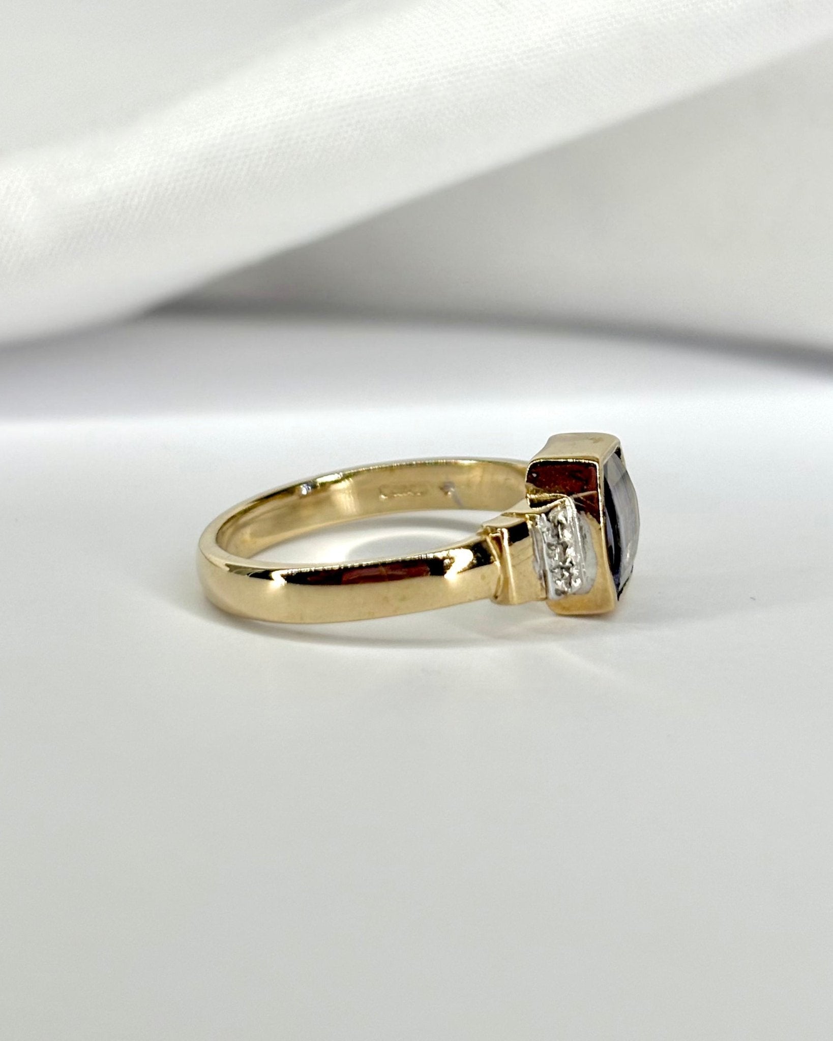 Bague Trilogie Iolite 0.42 carat &amp; 6 Diamants &quot;Roxana&quot; - Elliade Paris