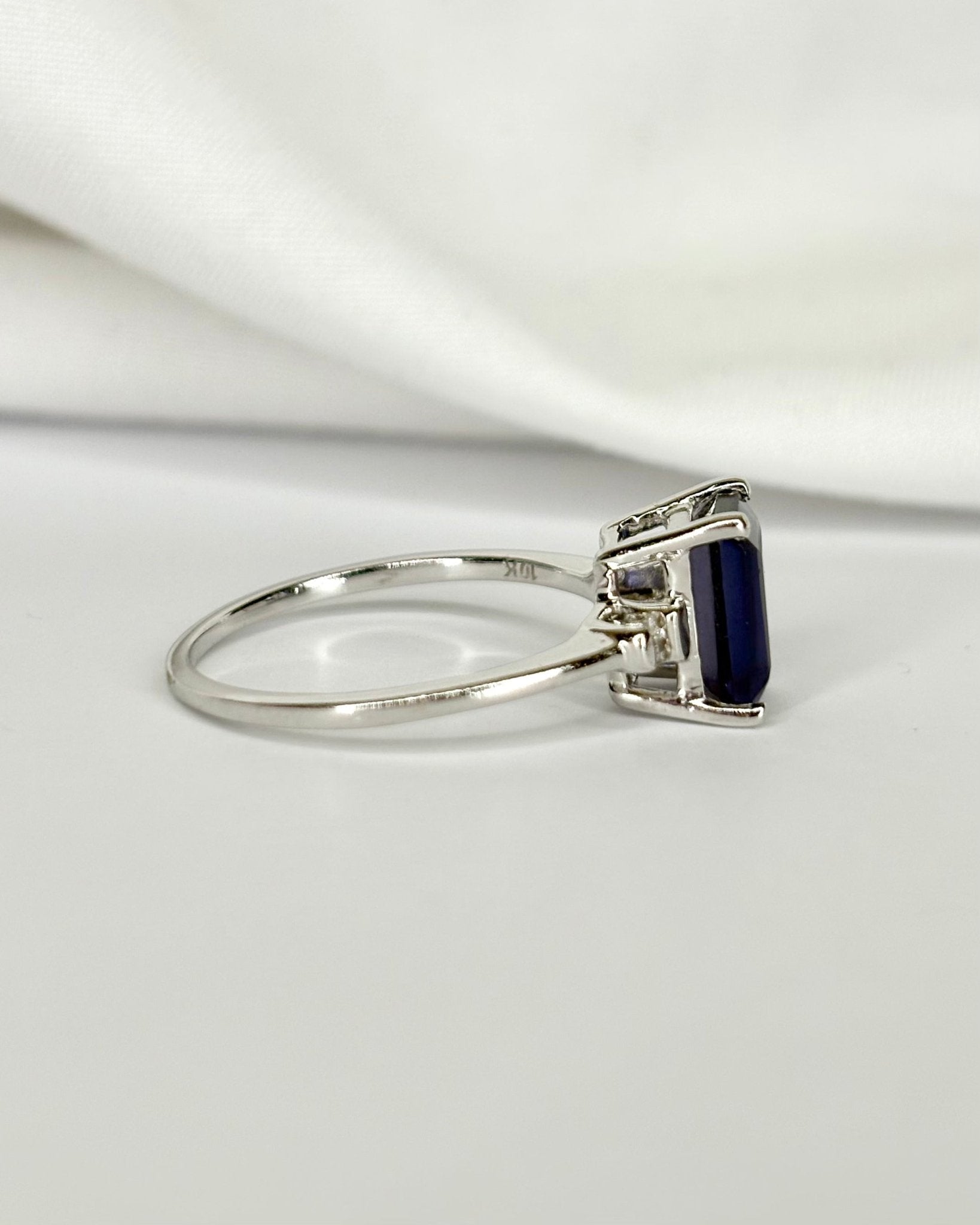 Bague Trilogie Iolite 1.56 carat &amp; Diamants "Laura" - Elliade Paris