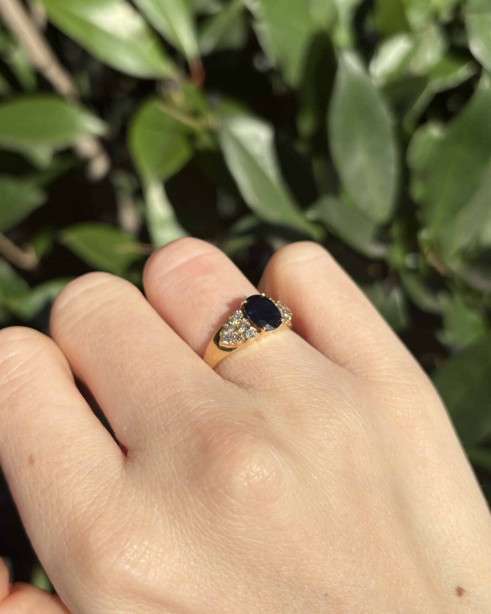 Bague Trilogie Jonc Saphir 1.40 carat &amp; Diamants "Kristina" - Elliade Paris