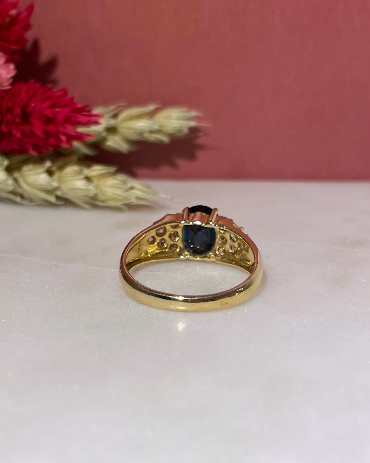 Bague Trilogie Jonc Saphir 1.40 carat &amp; Diamants "Kristina" - Elliade Paris