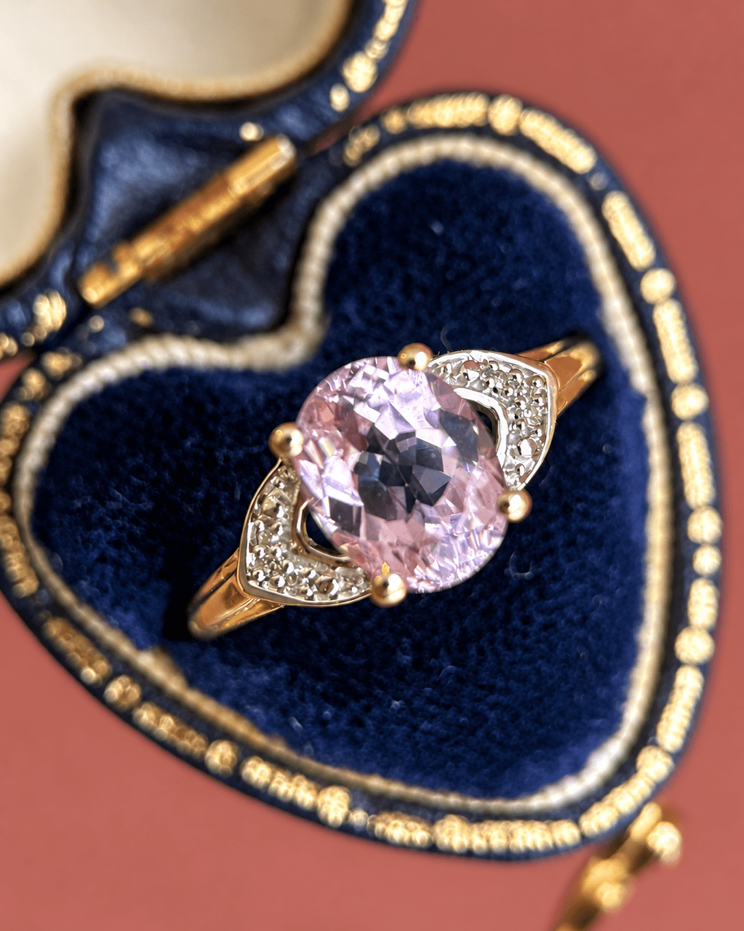 Bague Trilogie Kunzite 2.81 carats &amp; Diamants "Sidoine" - Elliade Paris