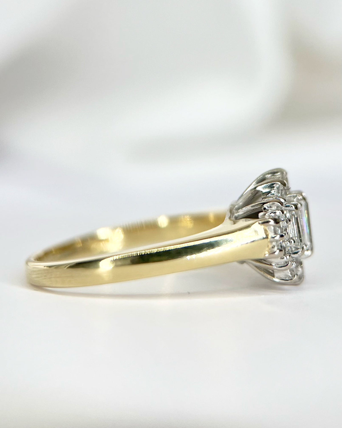 Bague Trilogie Marguerite Diamants 0.66 carat 4.43g "Geraldine" - Elliade Paris