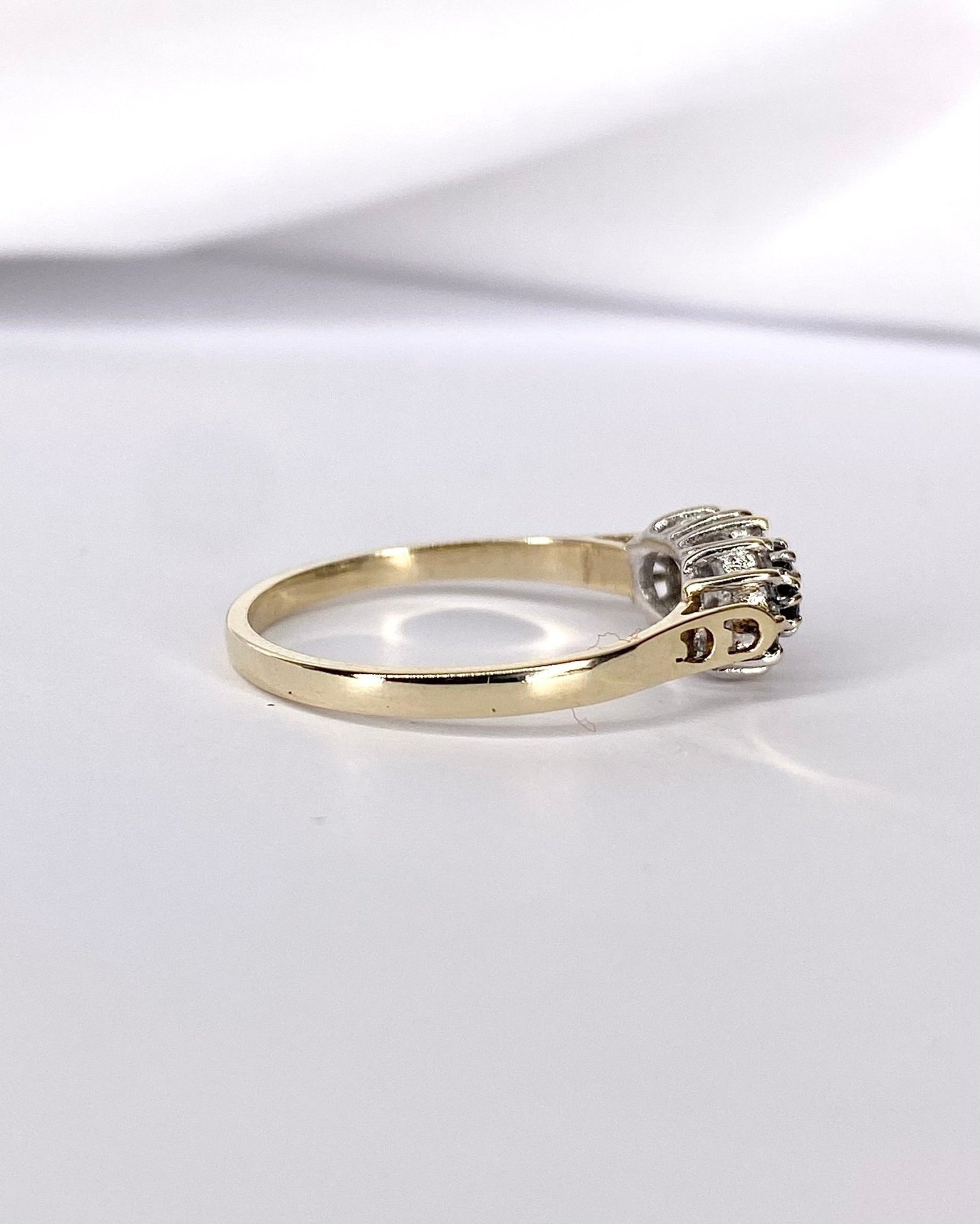 Bague Trilogie Marguerite Saphirs &amp; Diamants "Anaïs" - Elliade Paris