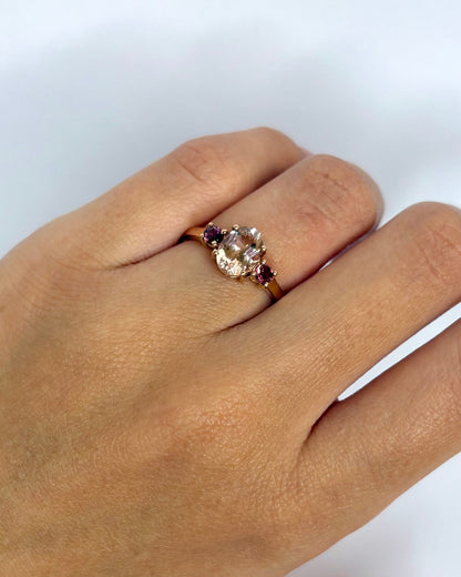 Bague Trilogie Morganite 1.45 ct &amp; 2 Tourmalines Roses &quot;Maïa&quot; - Elliade Paris
