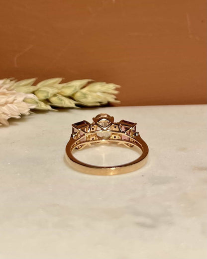 Bague Trilogie Morganite &amp; Grenats &amp; Diamants &quot;Maya&quot; - Elliade Paris