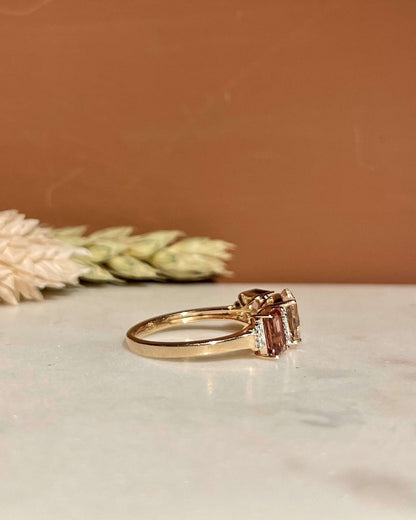 Bague Trilogie Morganite &amp; Grenats &amp; Diamants &quot;Maya&quot; - Elliade Paris
