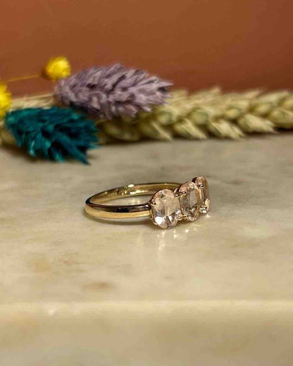 Bague Trilogie Morganites 1.80 carat &quot;Faye&quot; - Elliade Paris