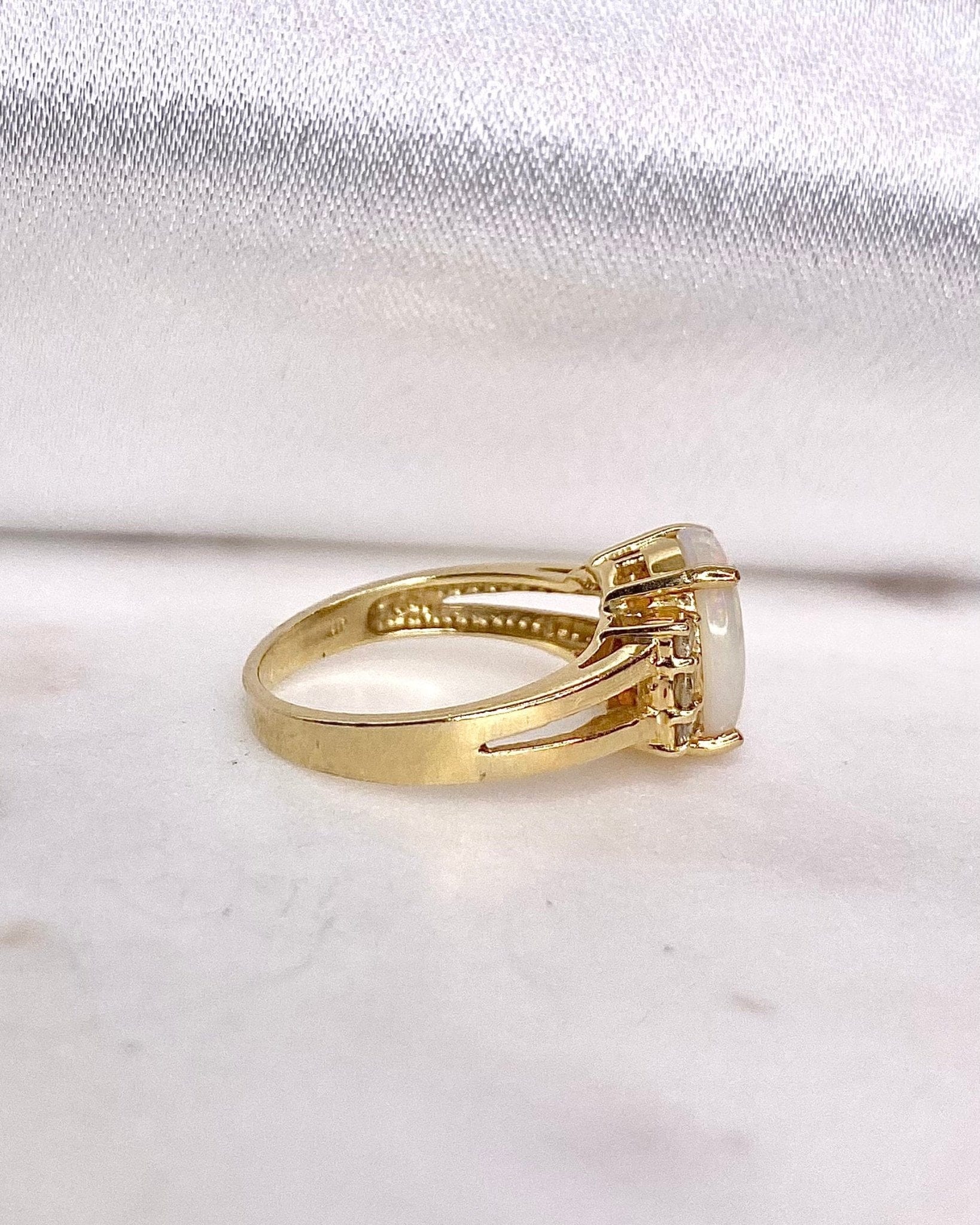Bague Trilogie Opale 2 carats &amp; Diamants "Channel" - Elliade Paris
