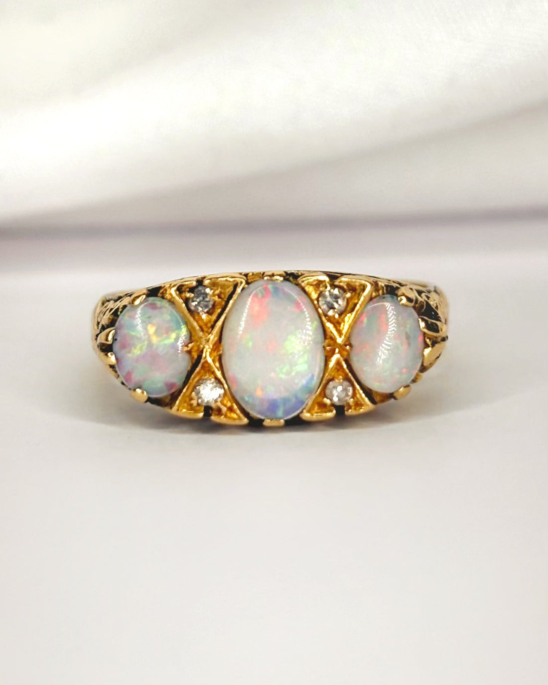 Bague Trilogie Opales 0.52 carat &amp; Diamants "Flamine" - Elliade Paris
