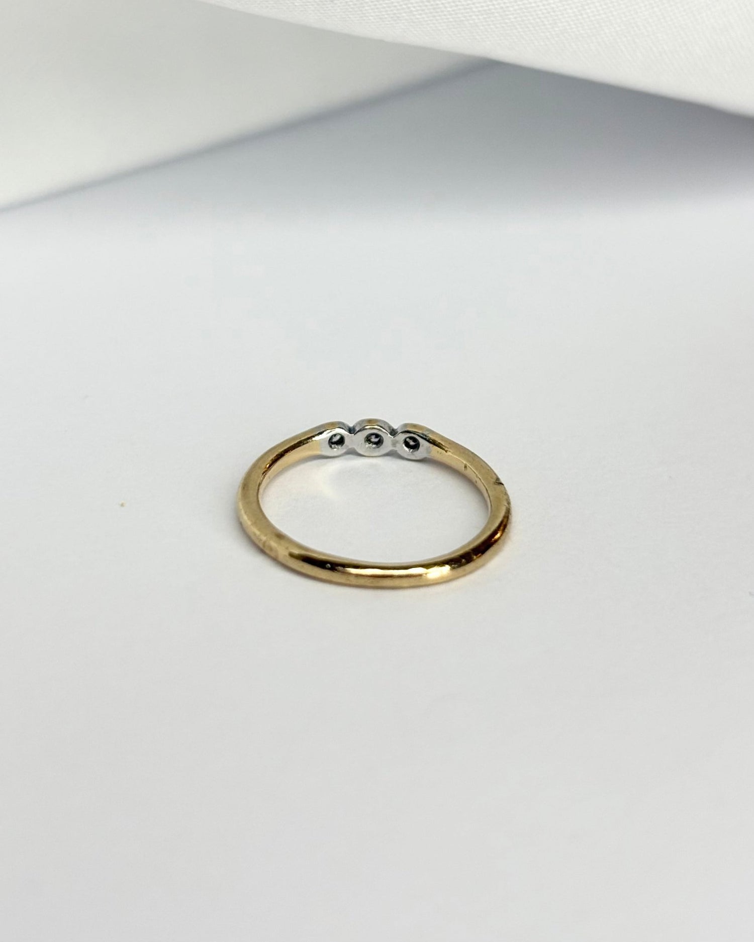 Bague Trilogie Or Jaune &amp; 3 Diamants &quot;Rina&quot; - Elliade Paris