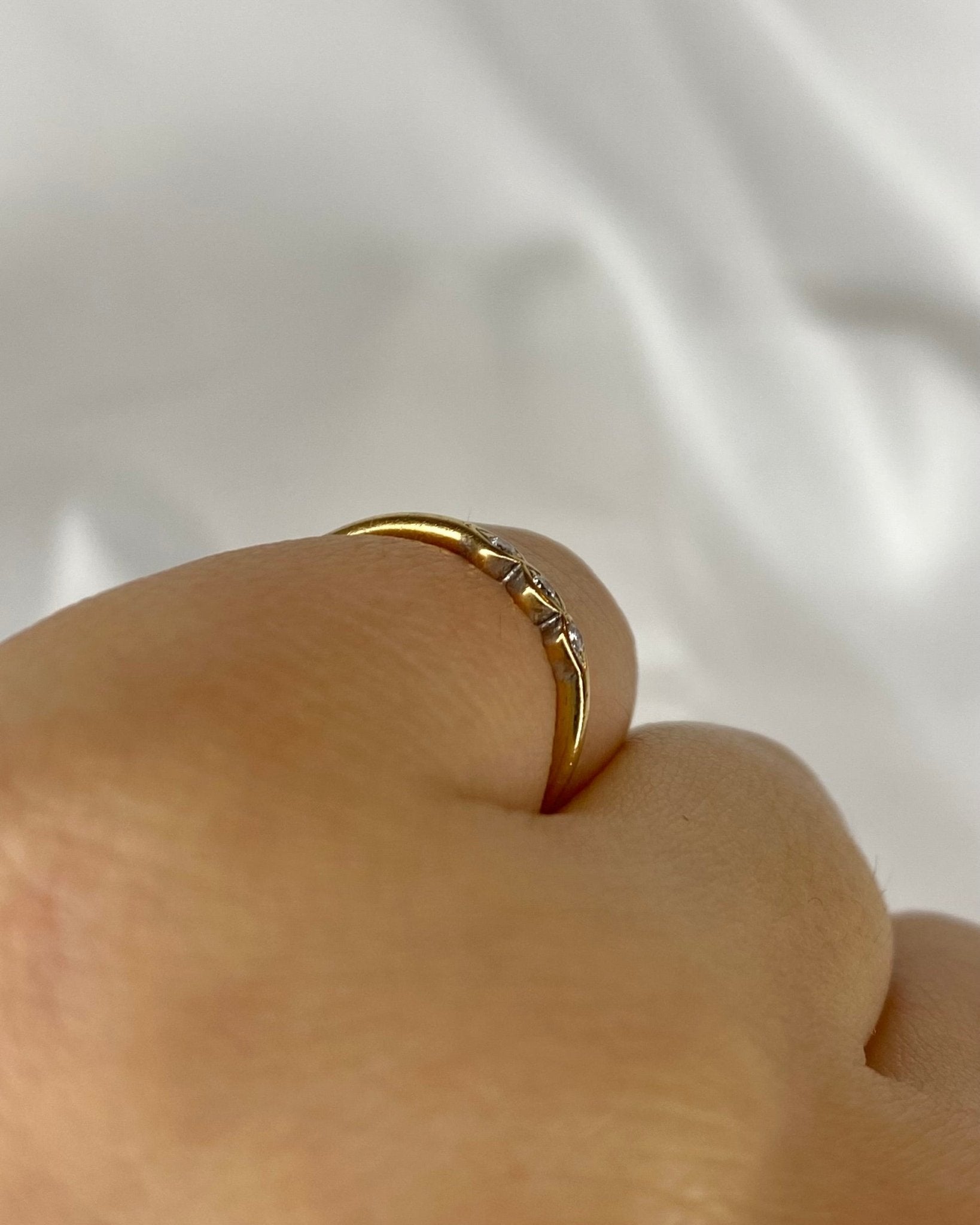 Bague Trilogie Or Jaune &amp; 3 Diamants "Rina" - Elliade Paris