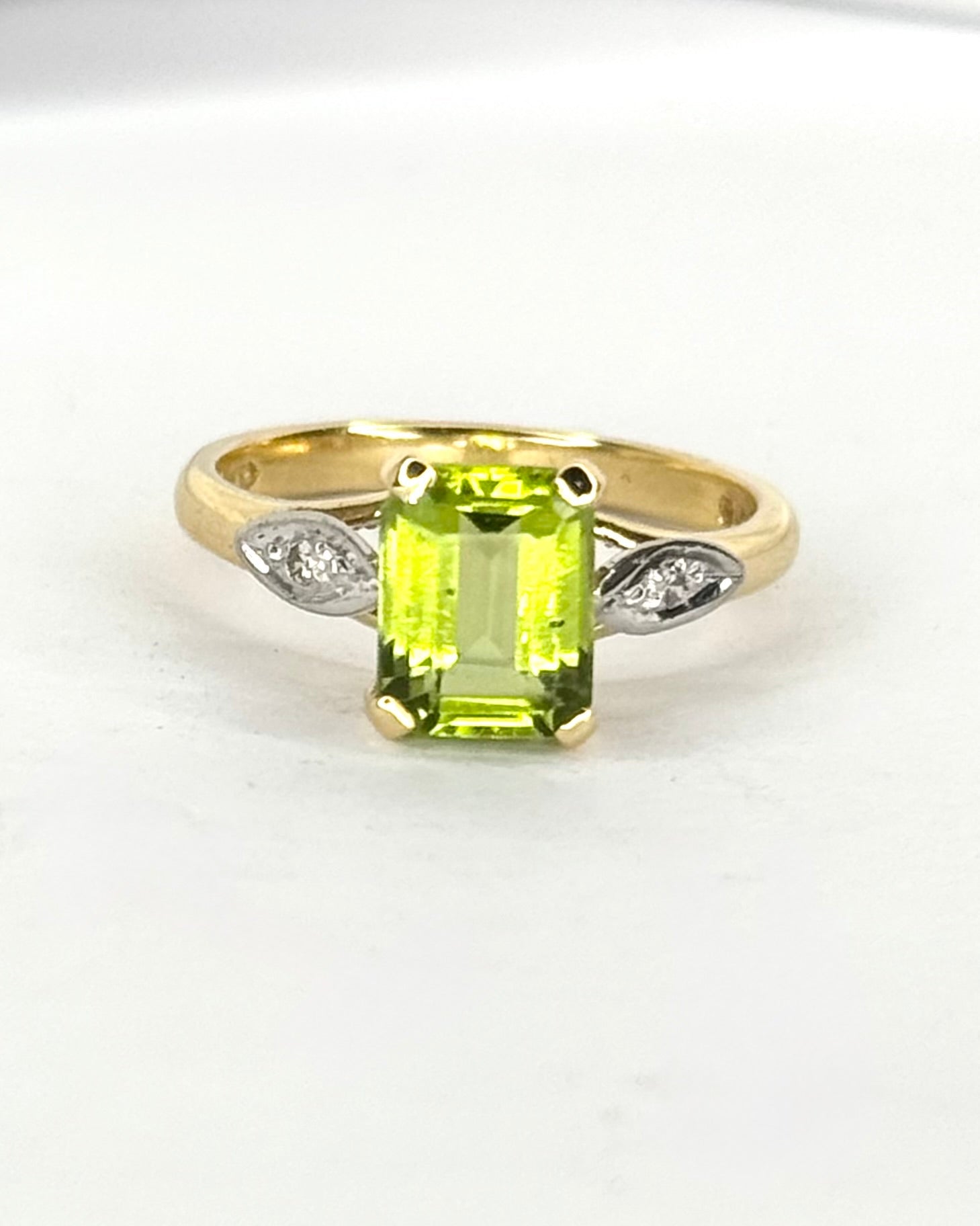 Bague Trilogie Péridot 1.80 carat &amp; Diamants 3.53g "Anissa" - Elliade Paris