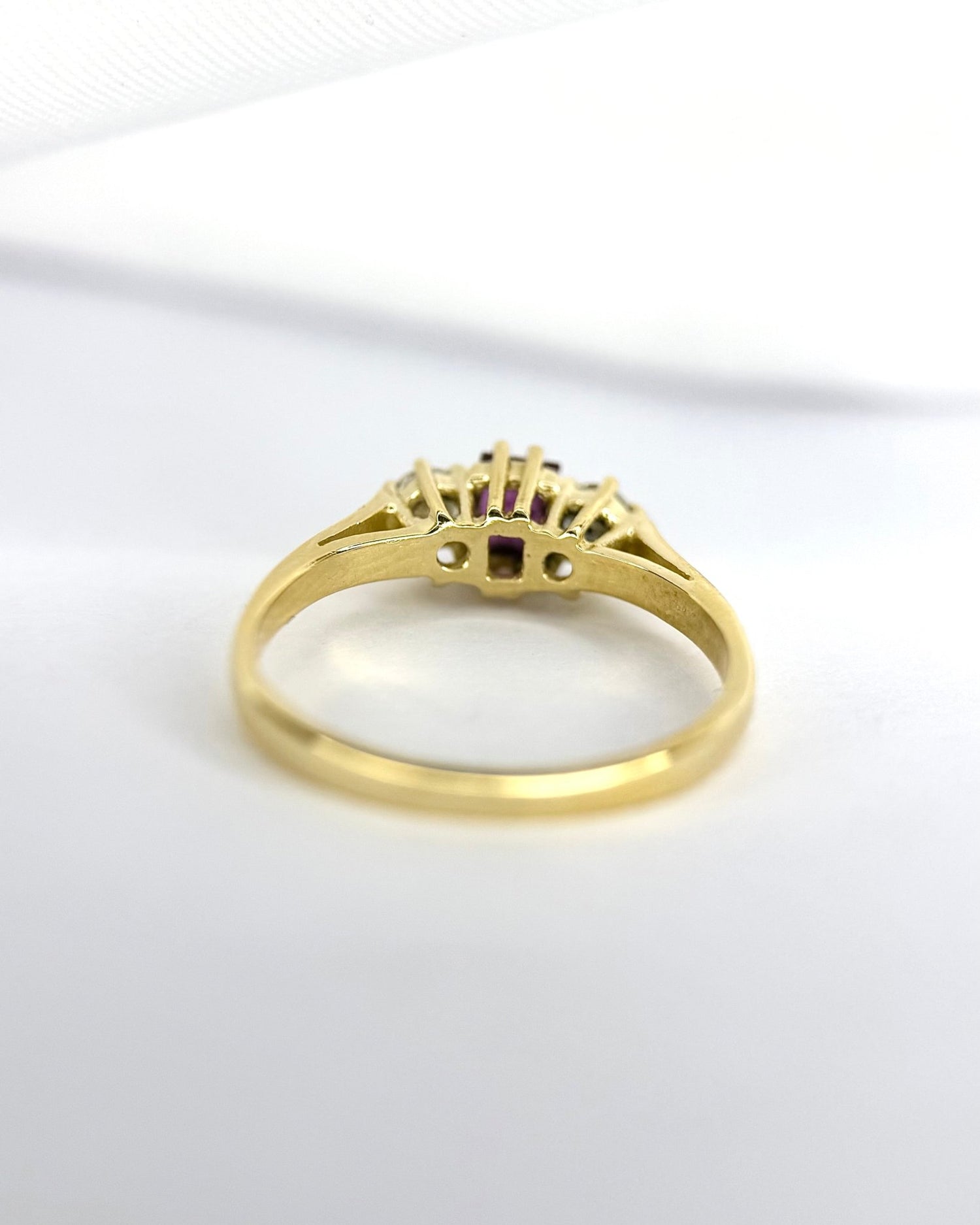 Bague Trilogie Rubis 0.28 carat &amp; Diamants "Diana" - Elliade Paris