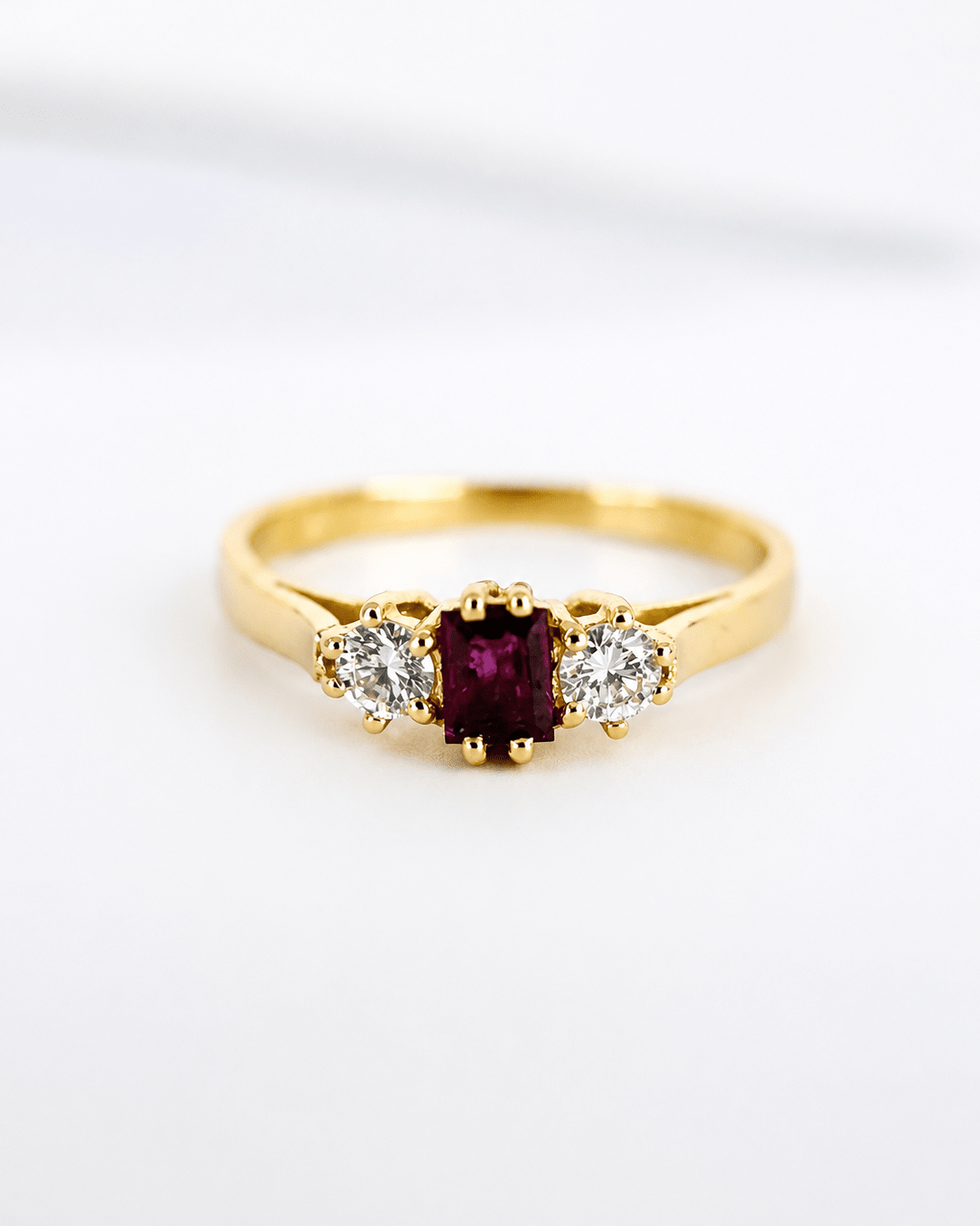 Bague Trilogie Rubis 0.28 carat &amp; Diamants "Diana" - Elliade Paris