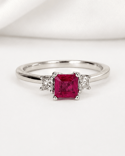 Bague Trilogie Rubis 0.50 carat &amp; Diamants 0.20 carat "Rozenn" - Elliade Paris