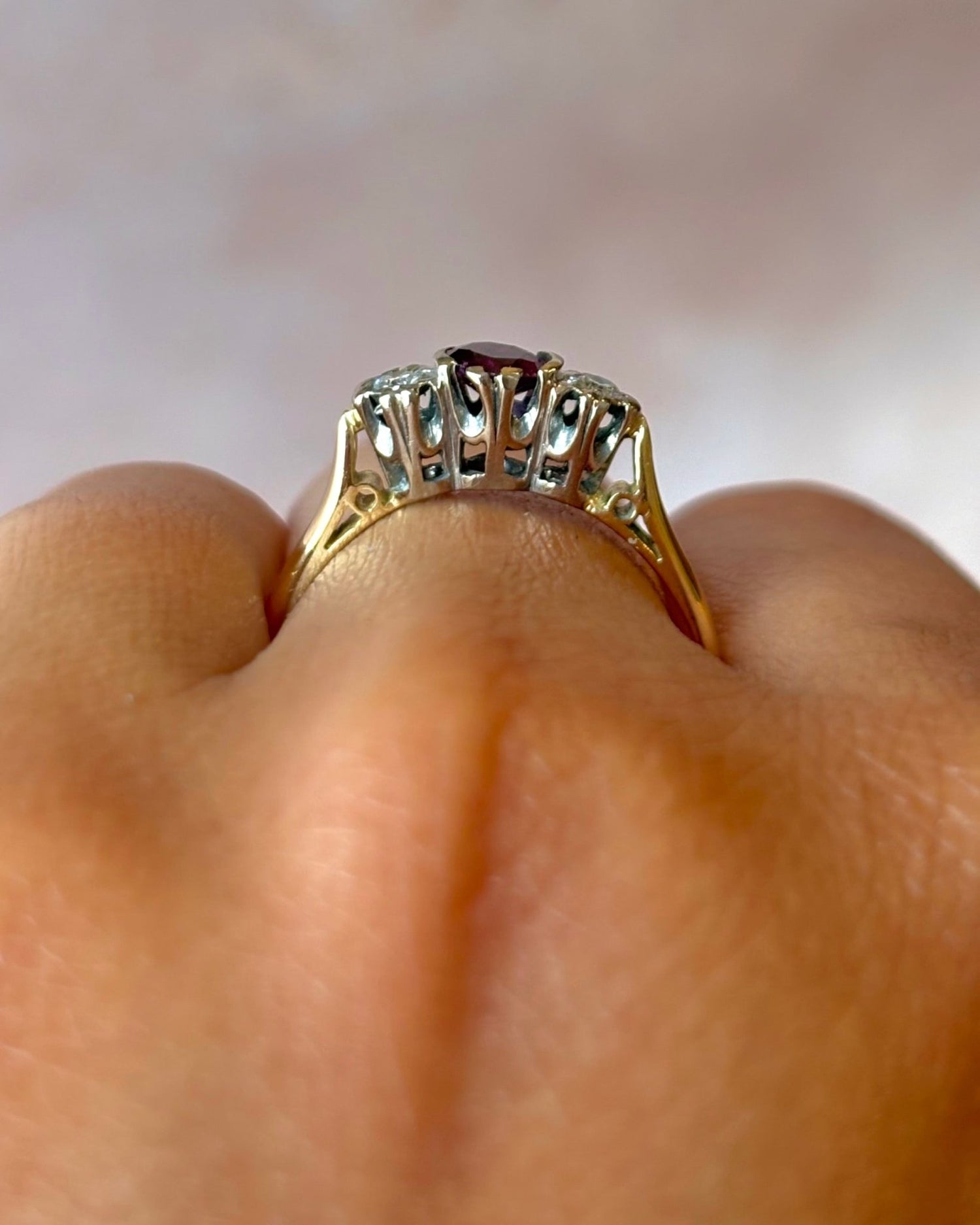 Bague Trilogie Rubis 0.50 carat &amp; Diamants "Vanessa" - Elliade Paris