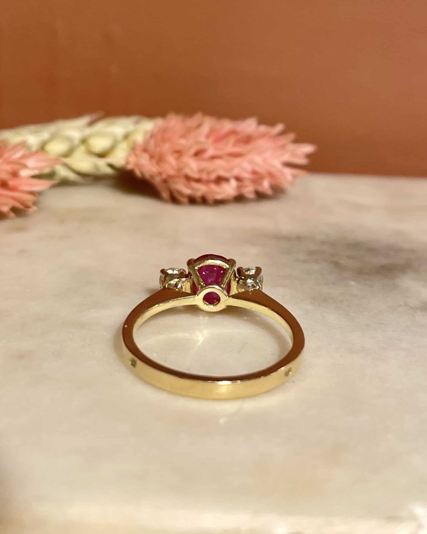 Bague Trilogie Rubis 0.55 Carat &amp; Diamants &quot;Alana&quot; - Elliade Paris