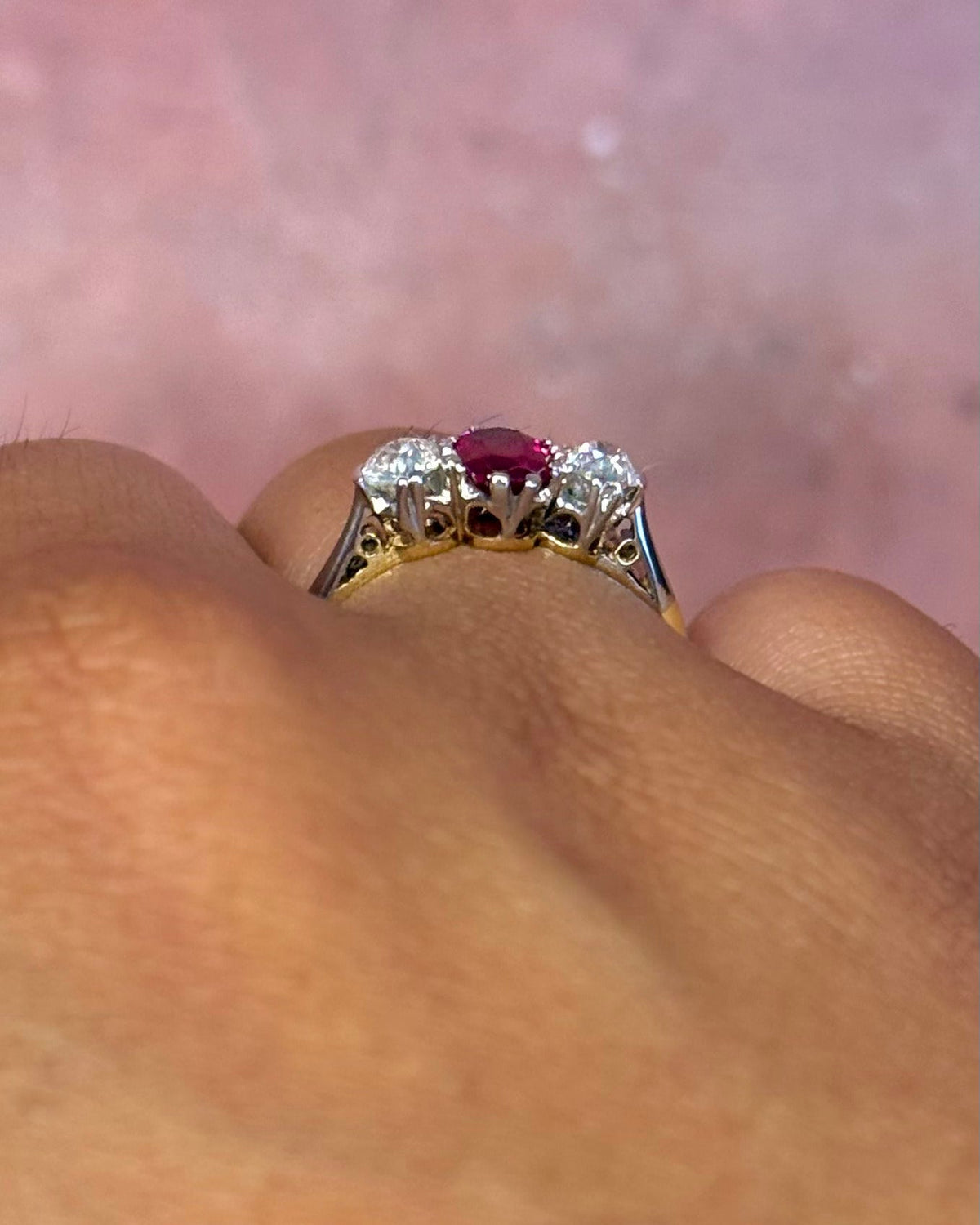 Bague Trilogie Rubis 0.60 carat &amp; Diamants 0.40 carat "Adeline" - Elliade Paris