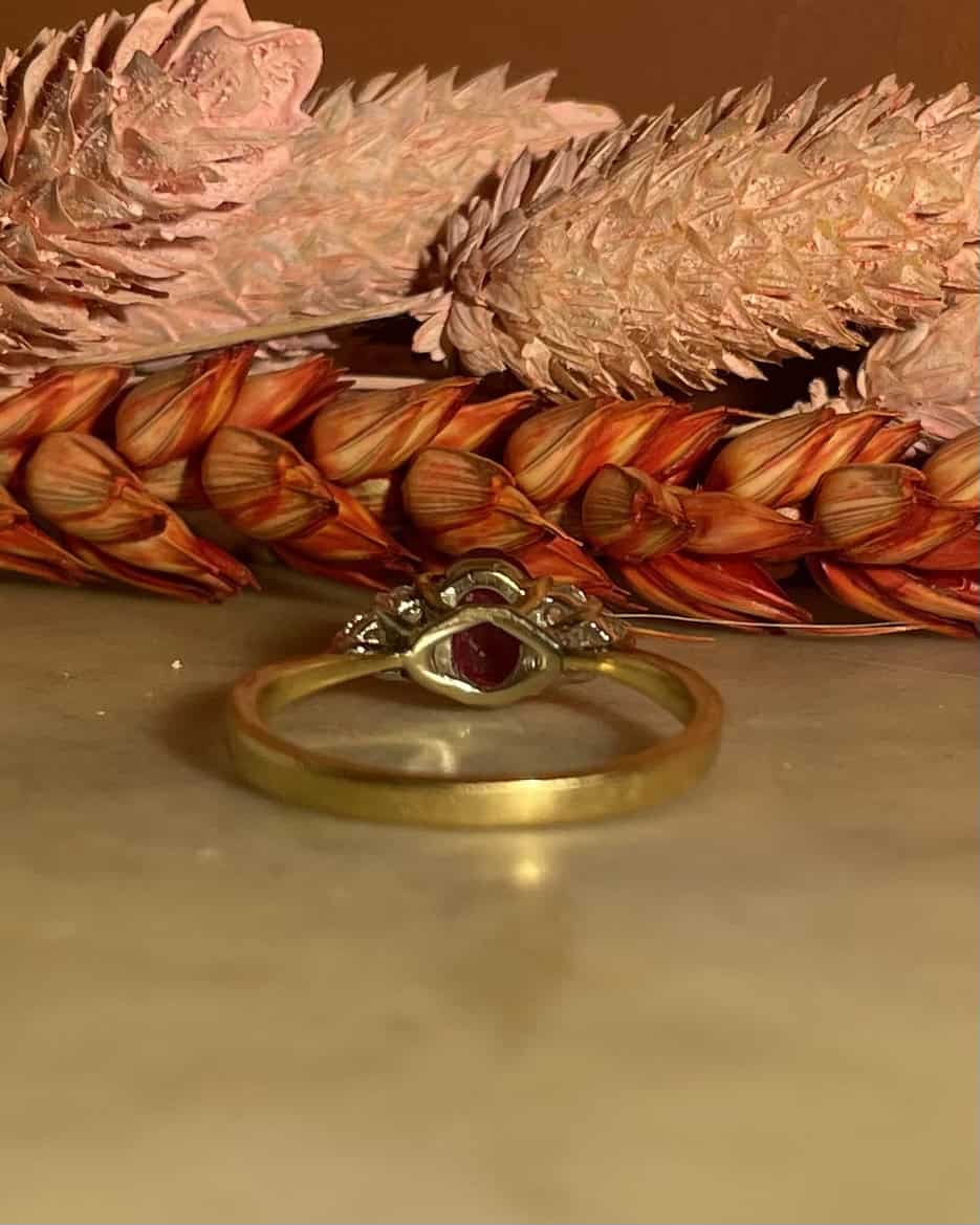 Bague Trilogie Rubis 0.65 carat &amp; Diamants "Kiara" - Elliade Paris
