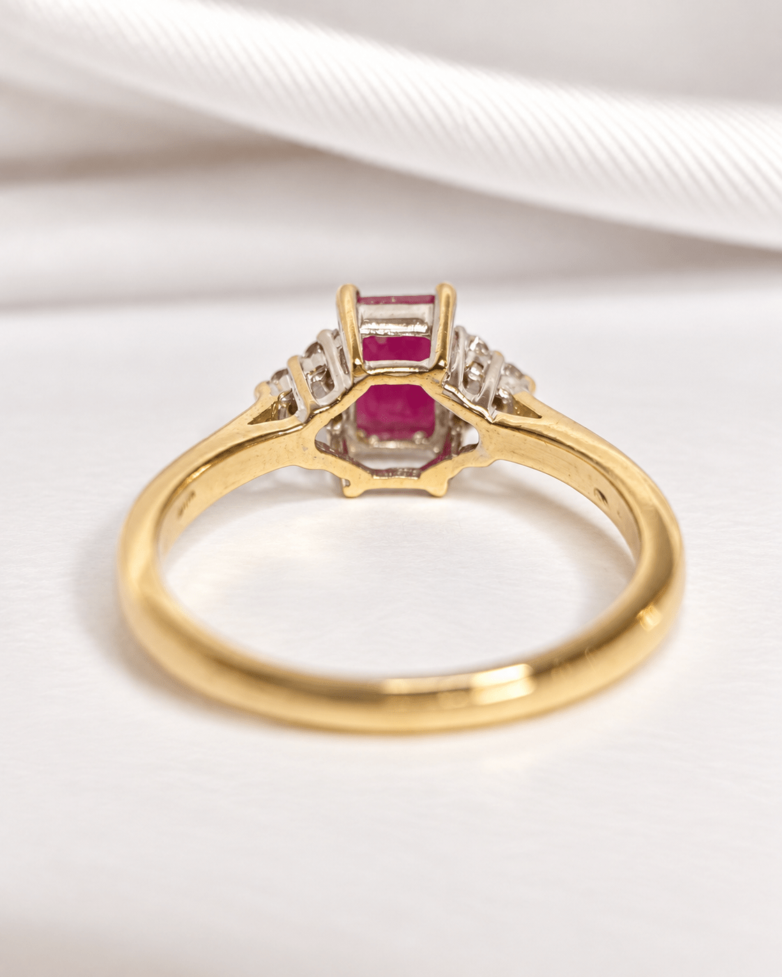 Bague Trilogie Rubis 0.70 carat &amp; Diamants "Virginia" - Elliade Paris