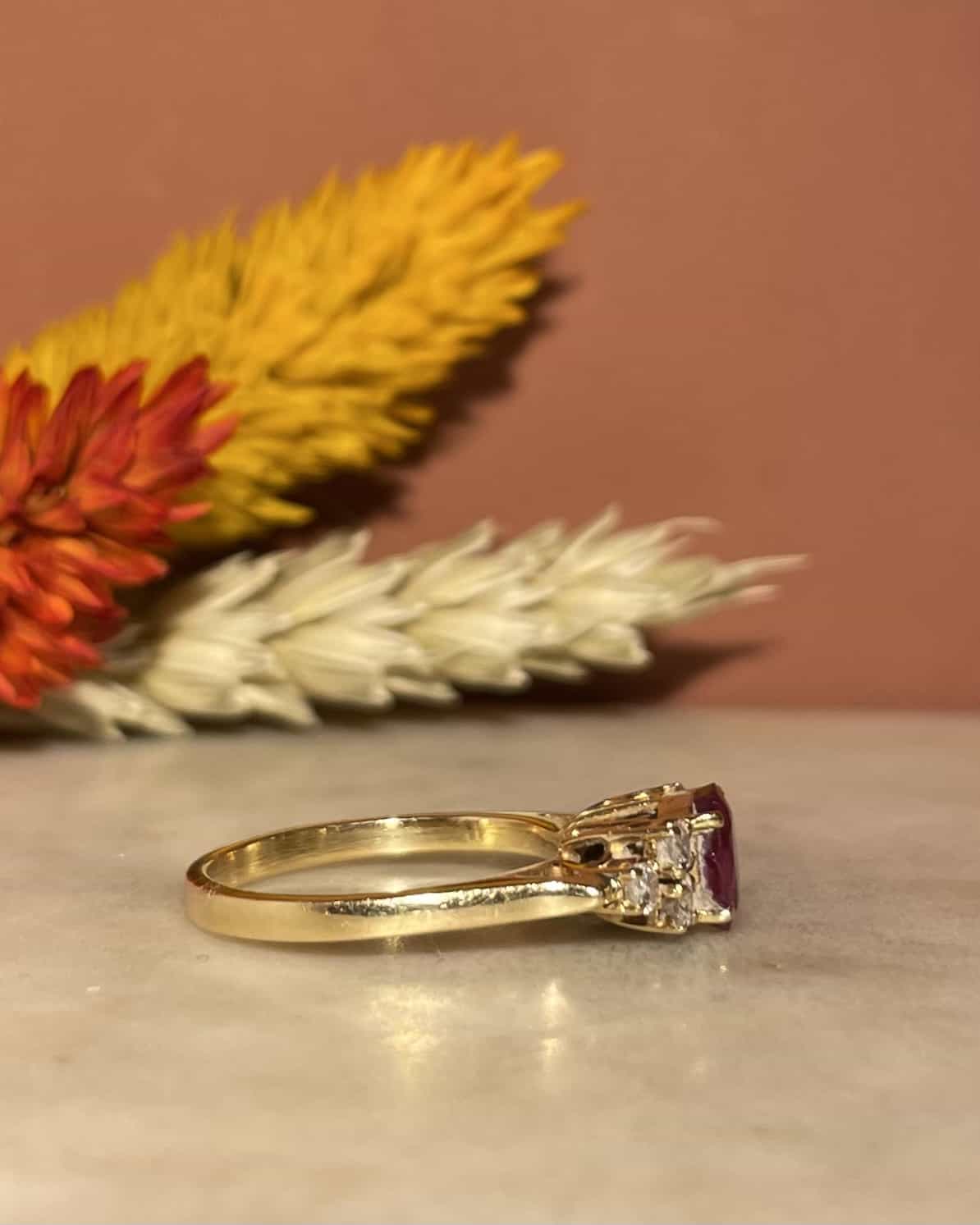 Bague Trilogie Rubis 1 carat &amp; Diamants &quot;Riviera&quot; - Elliade Paris