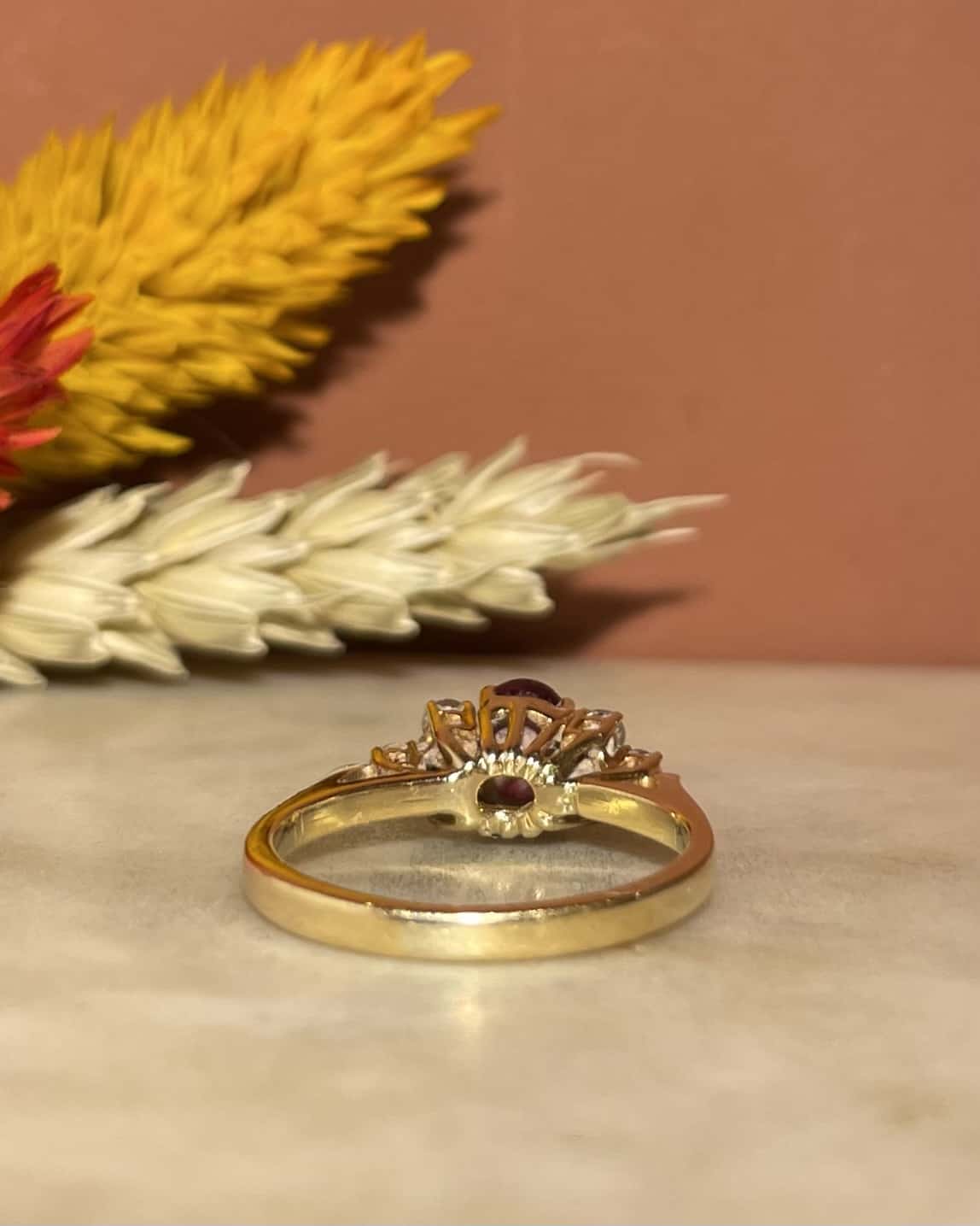 Bague Trilogie Rubis 1 carat &amp; Diamants &quot;Riviera&quot; - Elliade Paris