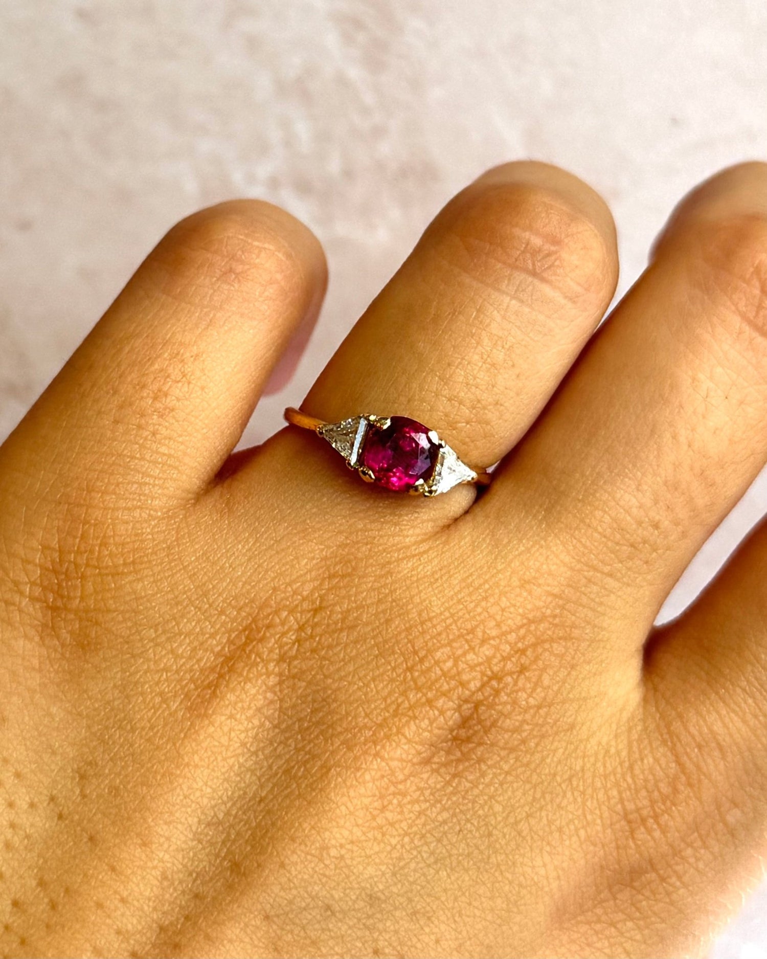 Bague Trilogie Rubis 1.20 carat &amp; Diamants 0.32 carat "Elisa" - Elliade Paris
