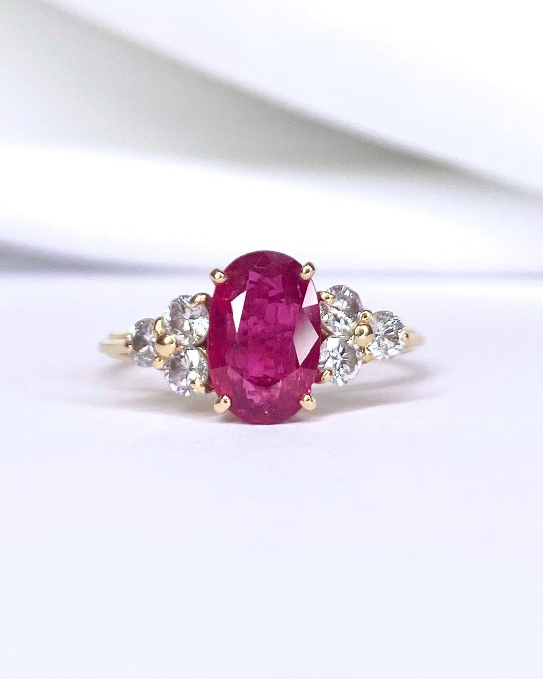 Bague Trilogie Rubis 1.25 carat &amp; Diamants 0.36 carat "Marina" - Elliade Paris