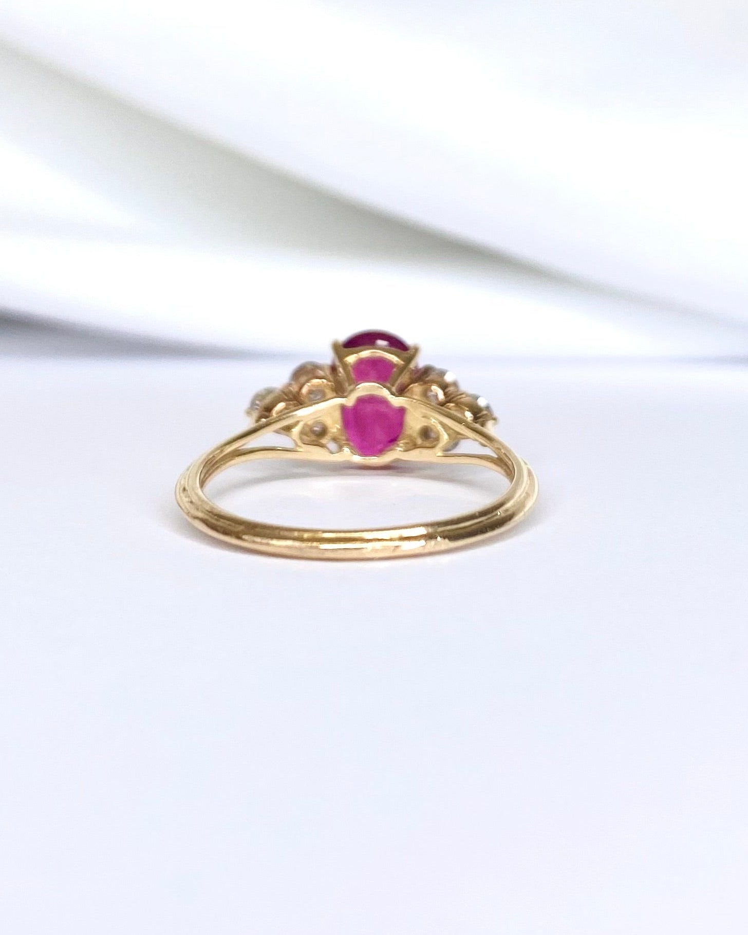 Bague Trilogie Rubis 1.25 carat &amp; Diamants 0.36 carat "Marina" - Elliade Paris