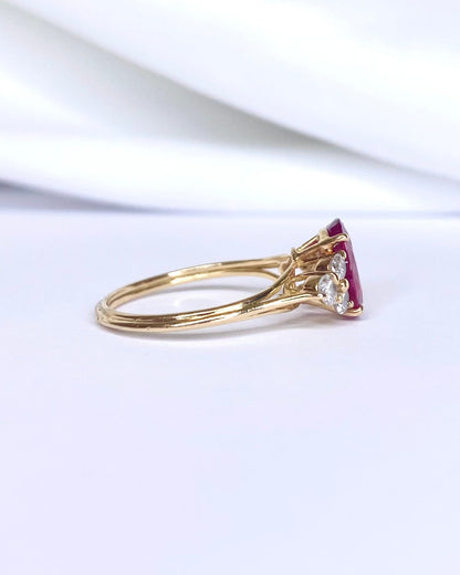 Bague Trilogie Rubis 1.25 carat &amp; Diamants 0.36 carat "Marina" - Elliade Paris